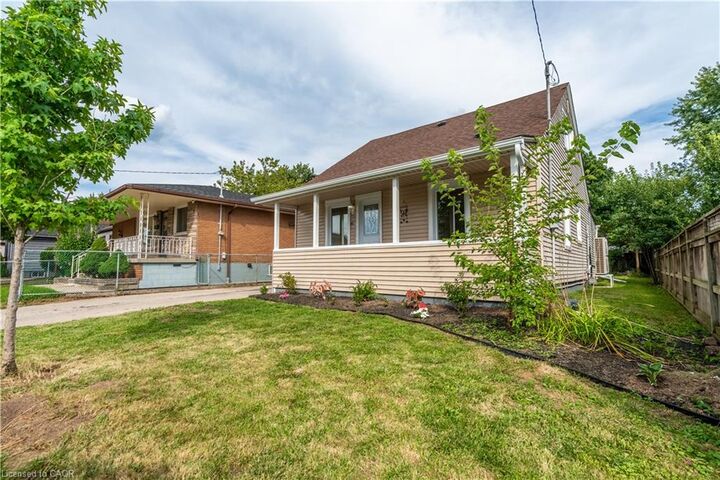 Property Photo: 88 Ivon Avenue ON L8H 5S6