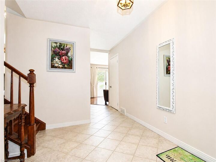 Property Photo: 14 Berkley Crescent ON N3Y 4T4