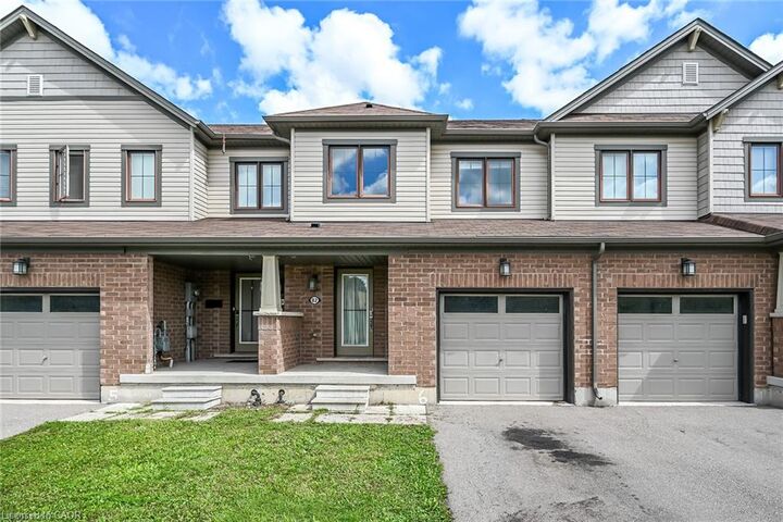 82 Scarletwood Street — photo 1