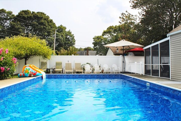 Property Photo:  11 Old Farm Rd  MA 01915 
