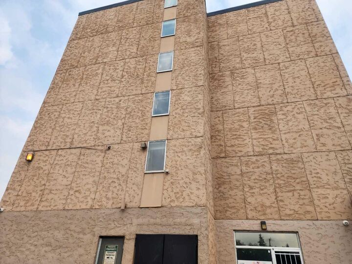 Property Photo:  4820 47 502  AB T4N 6B9 