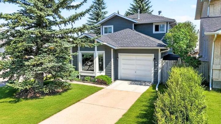 Property Photo:  83 Millrise Crescent SW  AB T2Y 2E4 