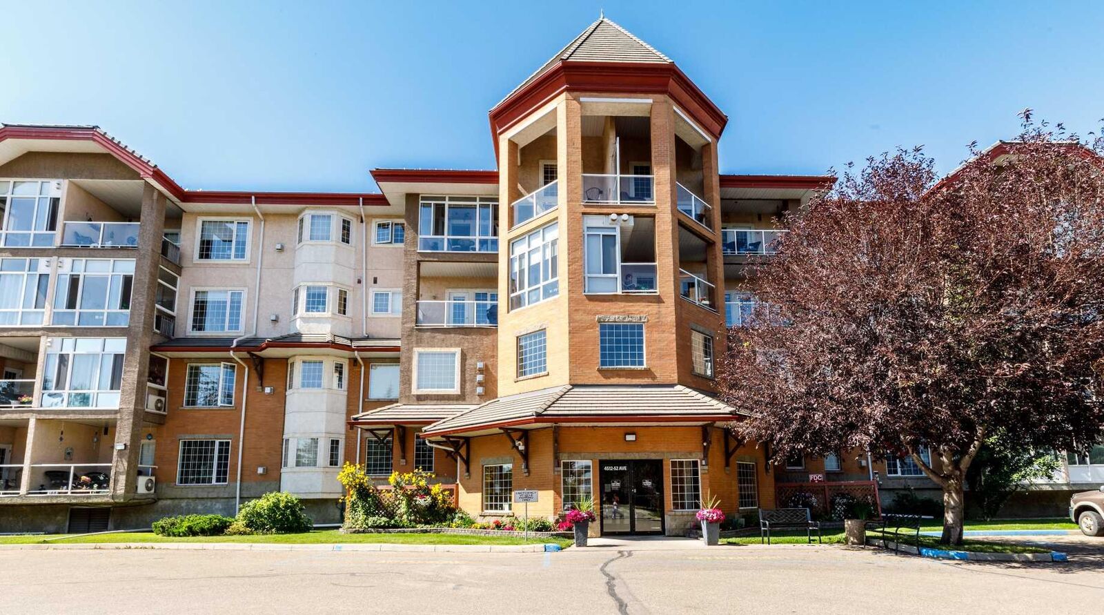 Property Photo:  4512 52 Avenue 105  AB T4N 7B9 