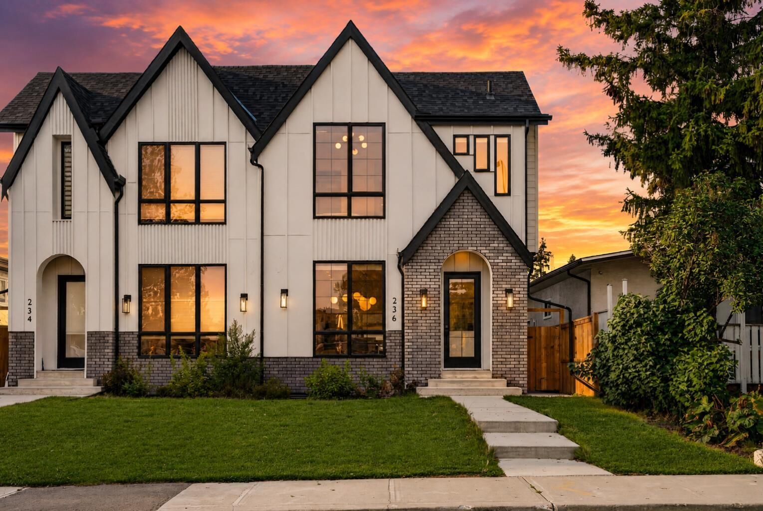 Property Photo:  236 30 Avenue NE  AB T2E 2C9 