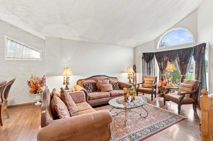 Property Photo: 2709 Signal Hill Bay SW AB T3H 2L5