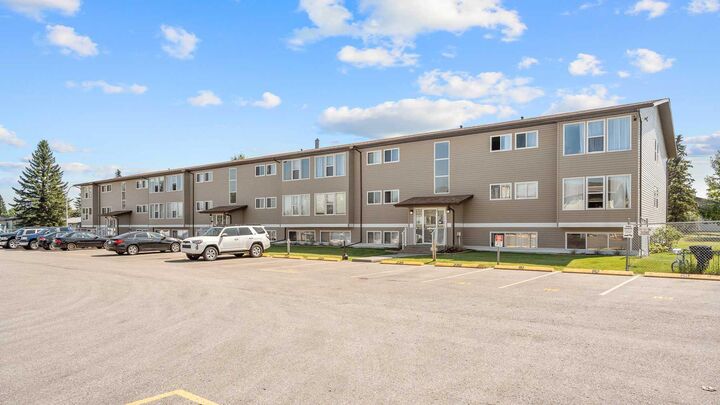 Property Photo: 101 Big Hill Way SE 220 AB T4A 1Z7
