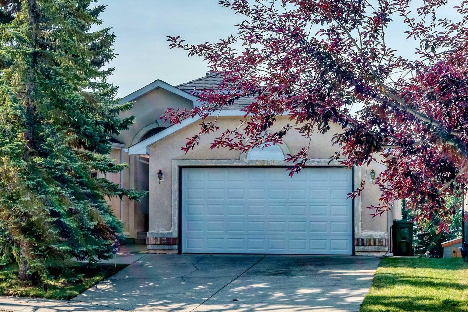 Property Photo: 2917 Signal Hill Heights SW AB T3H 2X4