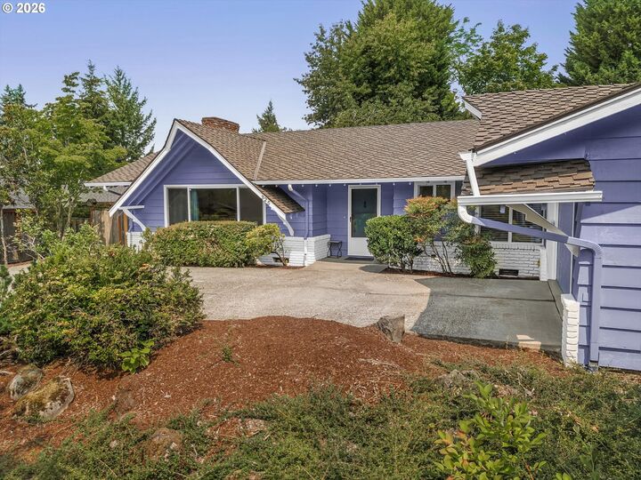 Property Photo: 325 NW Orchard Dr OR 97229