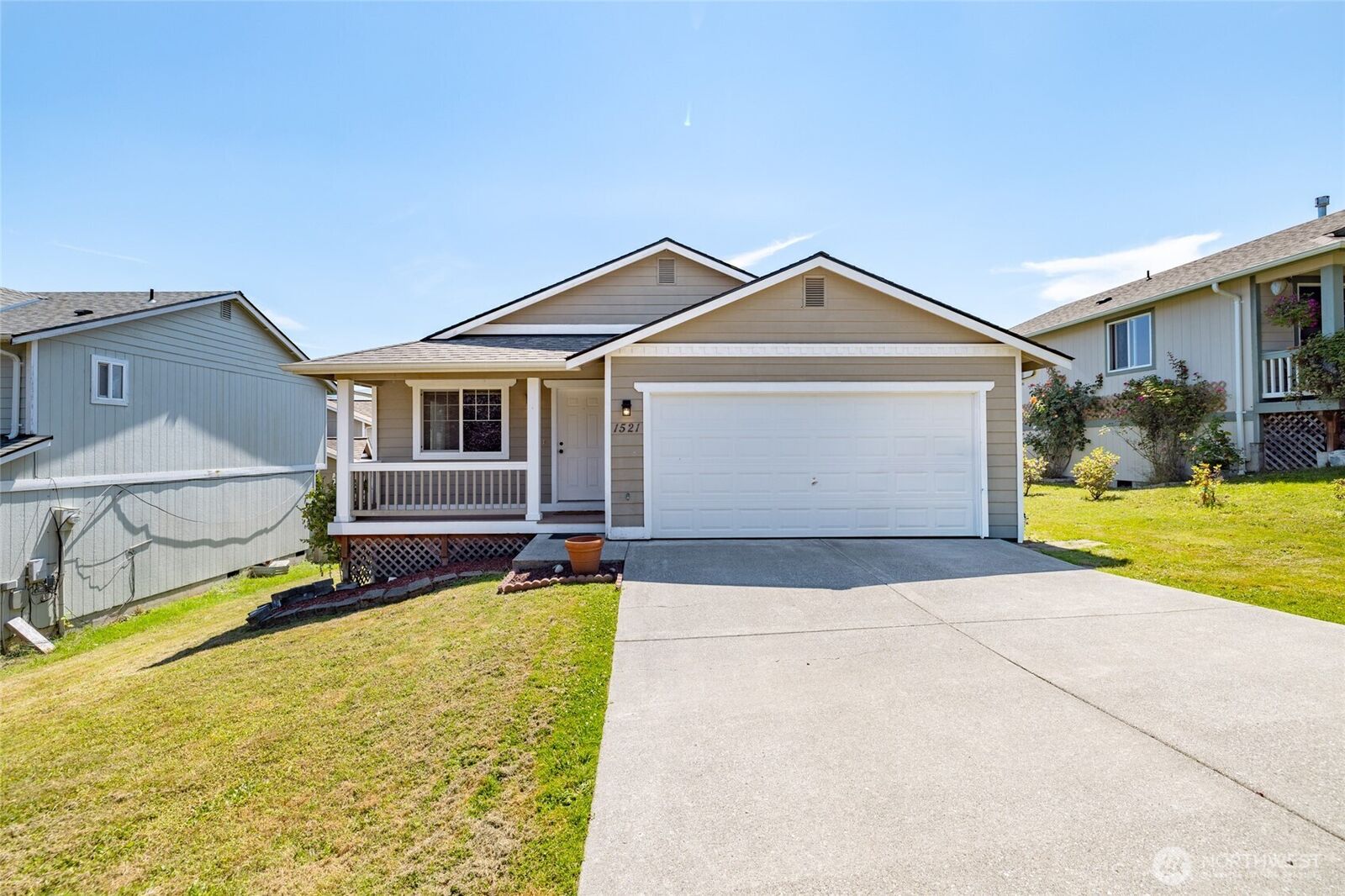 Property Photo: 1521 Portobello Avenue WA 98284
