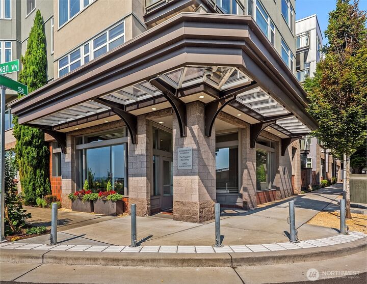 Property Photo: 1900 Alaskan Way 504 WA 98101