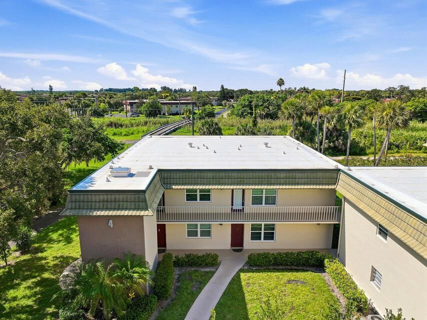Property Photo:  4 Vista Gardens Trail 207  FL 32962 