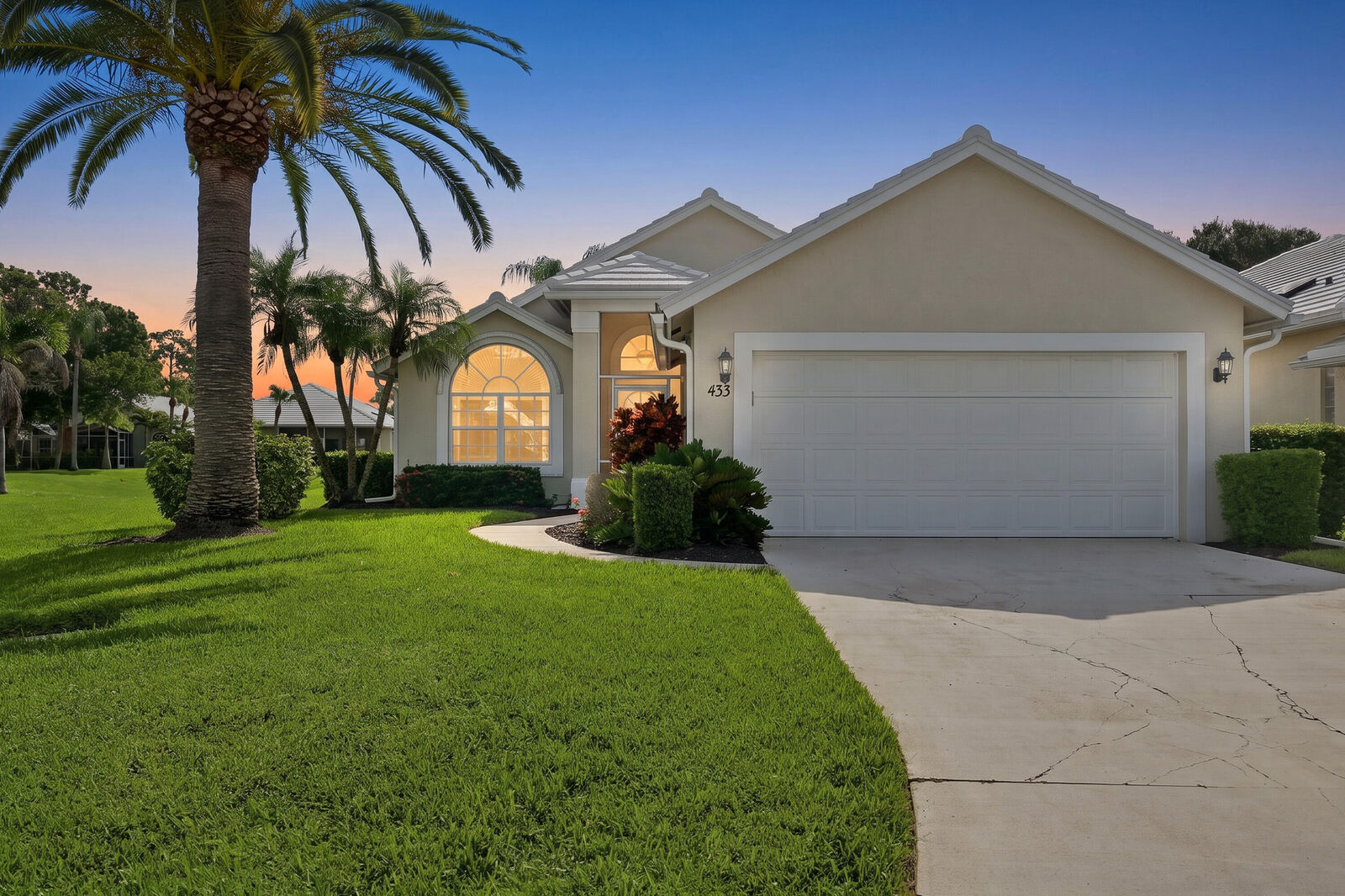 Property Photo: 433 SW Fairway Lake FL 34986