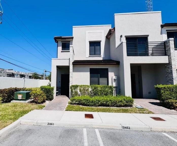 Property Photo: 21463 NE 3rd Path FL 33179