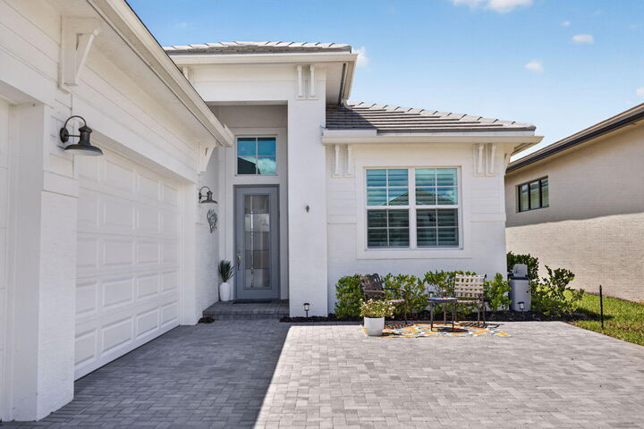 Property Photo: 8605 SW Cantante Way FL 34987
