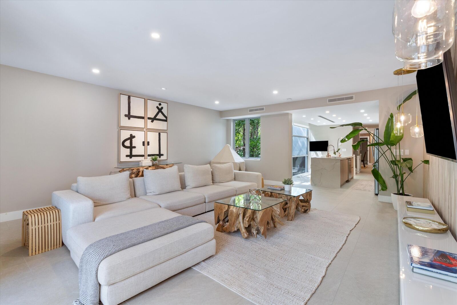 Property Photo: 1509 NE 4th Place FL 33301