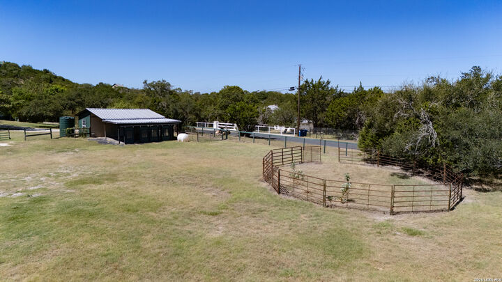 Property Photo:  103 Lariat Dr  TX 78006 