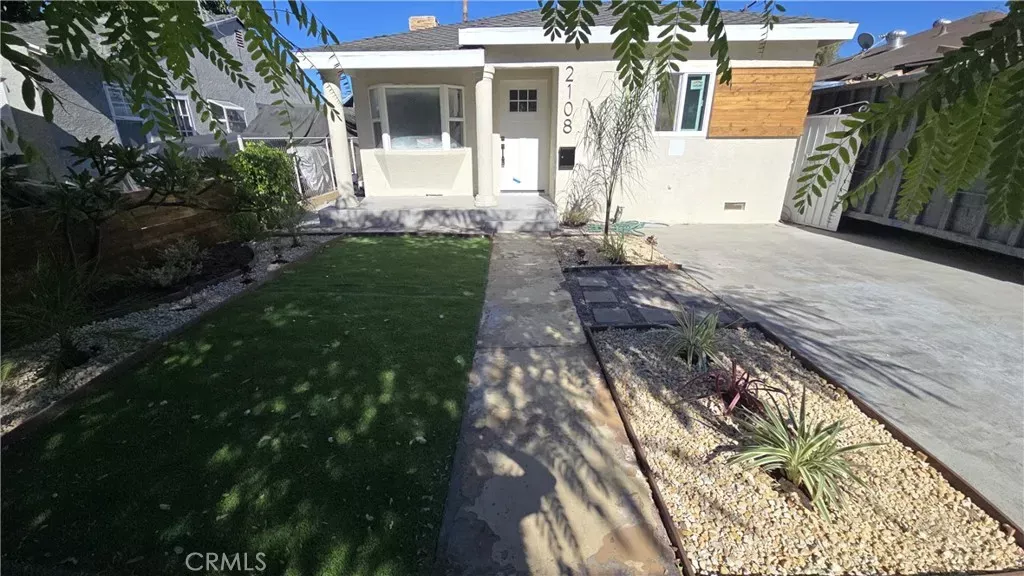 Property Photo:  2108 Fashion  CA 90810 