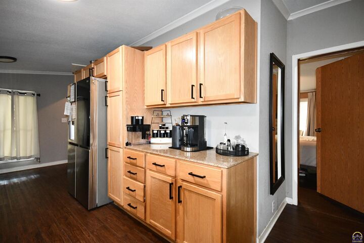 Property Photo:  735 NE Winfield Ave  KS 66616 