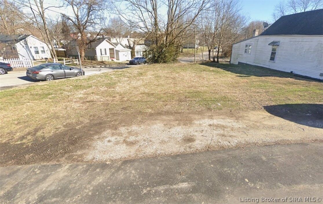 Property Photo: 1556 E 8th Street IN 47150