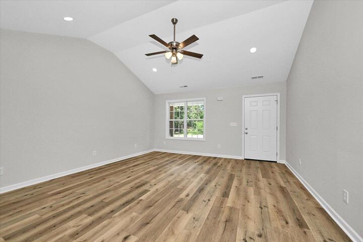 Property Photo:  211 Dean Ave  AL 35077 