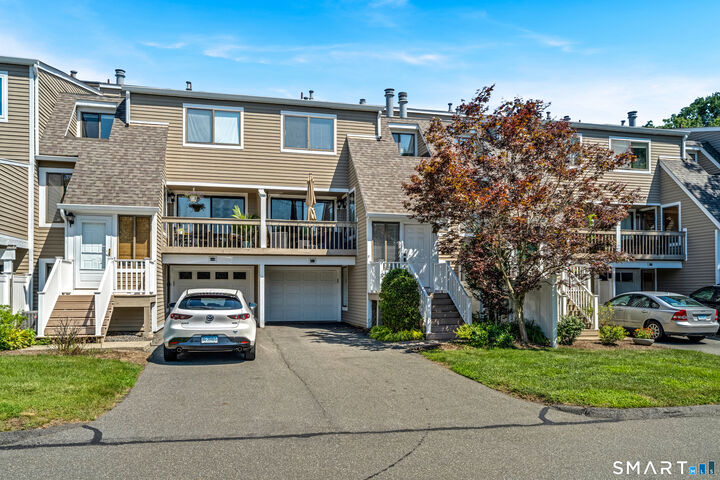 Property Photo:  451 Thoreau Street 451  CT 06405 