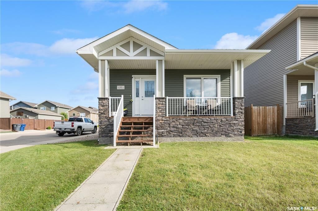 Property Photo:  1051 Parr Hill Drive  SK S0K 2T1 