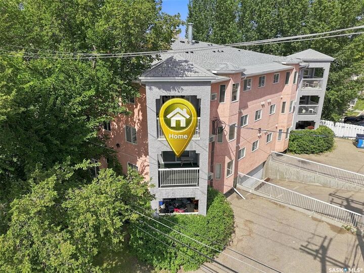 Property Photo:  1215 Louise Avenue 202  SK S7H 2P8 