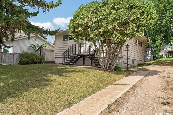 Property Photo: 1054 Stadacona Street W SK S6H 2B2
