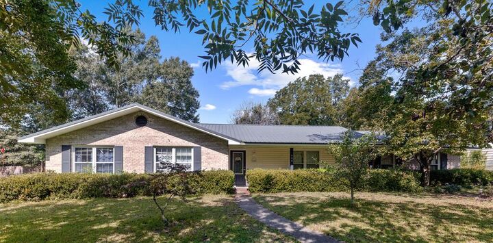 Property Photo: 608 Collingswood Drive AL 36301