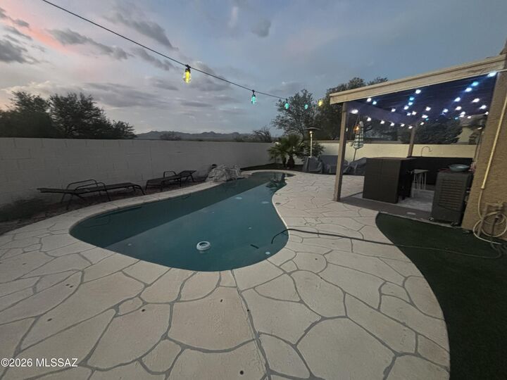 Property Photo:  9441 N Painted Sky Drive  AZ 85743 