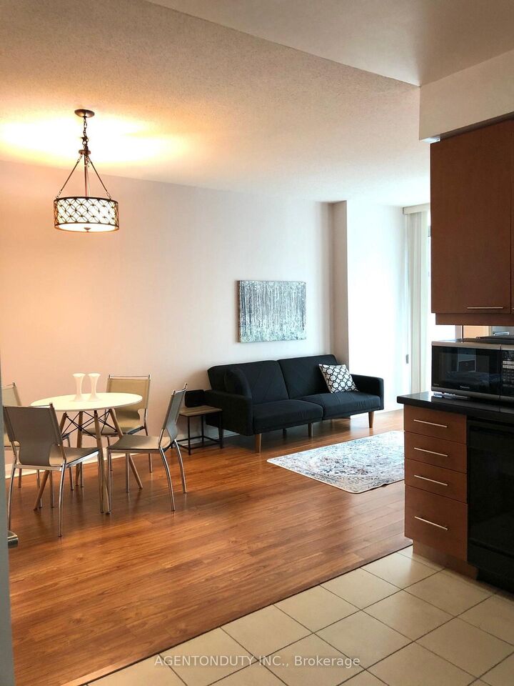 Photo de la propriété:  1121 Bay Street 701  ON M5S 3L9 