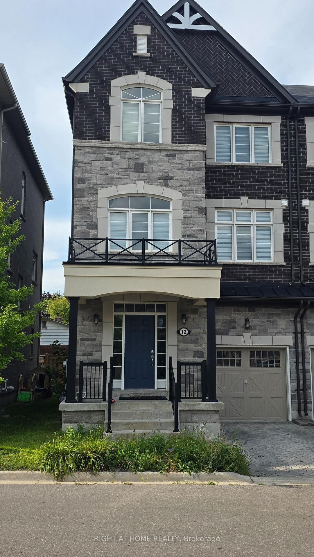 Property Photo: 12 Globemaster Lane ON L4E 1H3