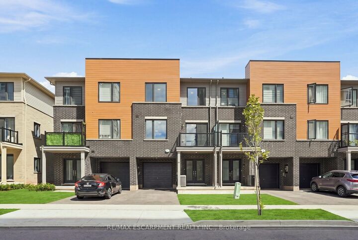 19 Roxanne Drive 119 — photo 1