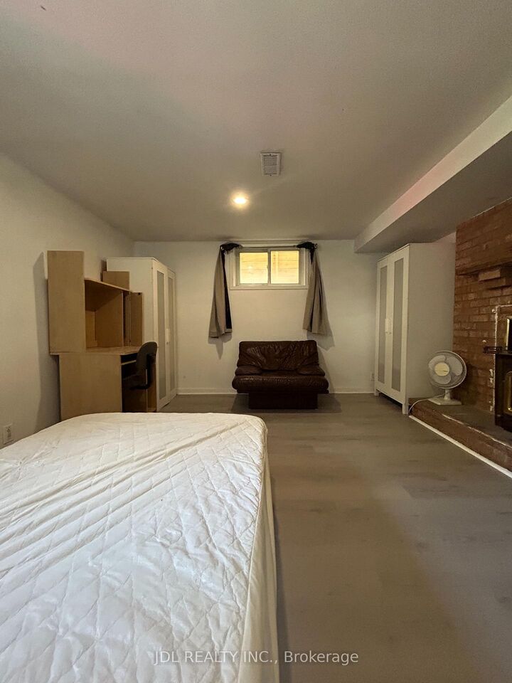 Property Photo:  186 Wilfred Ave. Avenue Suite A Bsmt  ON M2N 5C9 