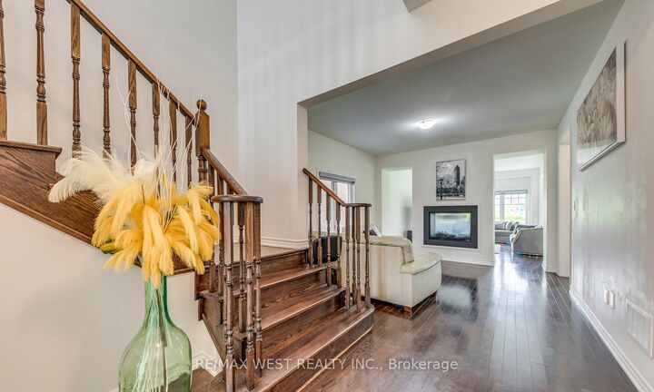 Property Photo: 286 Danny Wheeler Boulevard ON L4P 0J9