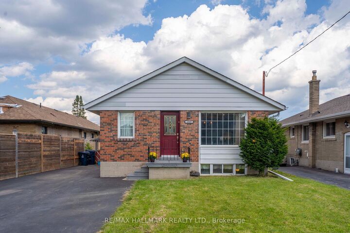 Property Photo: 1557 Pharmacy Avenue ON M1R 2K4