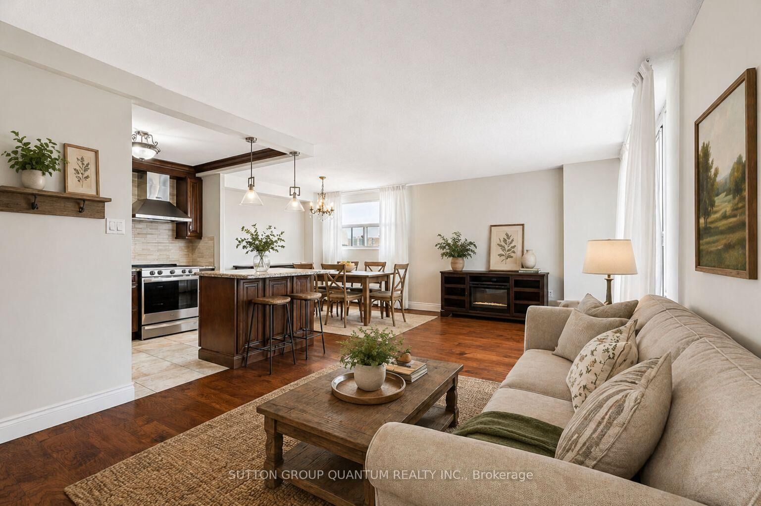 Property Photo:  2345 Confederation Parkway 802  ON L5B 2H3 