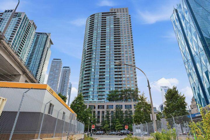 Property Photo: 18 Yonge Street 2011 ON M5E 1Z8