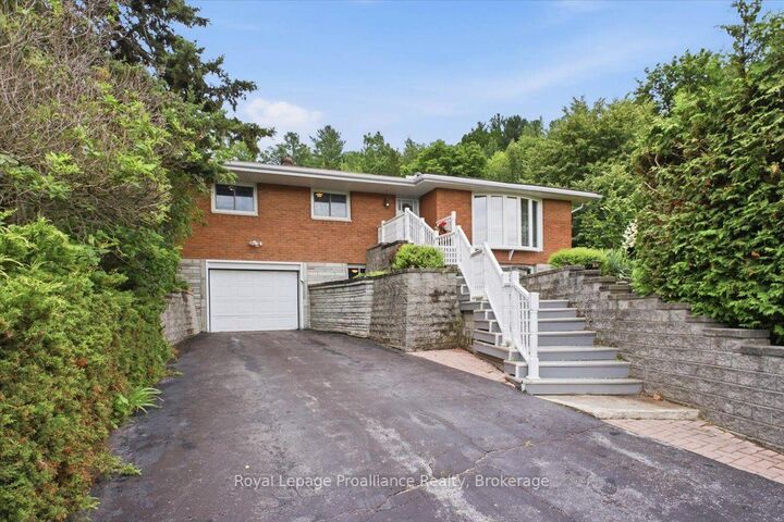 Property Photo: 68 Riverside Parkway ON K0K 2C0