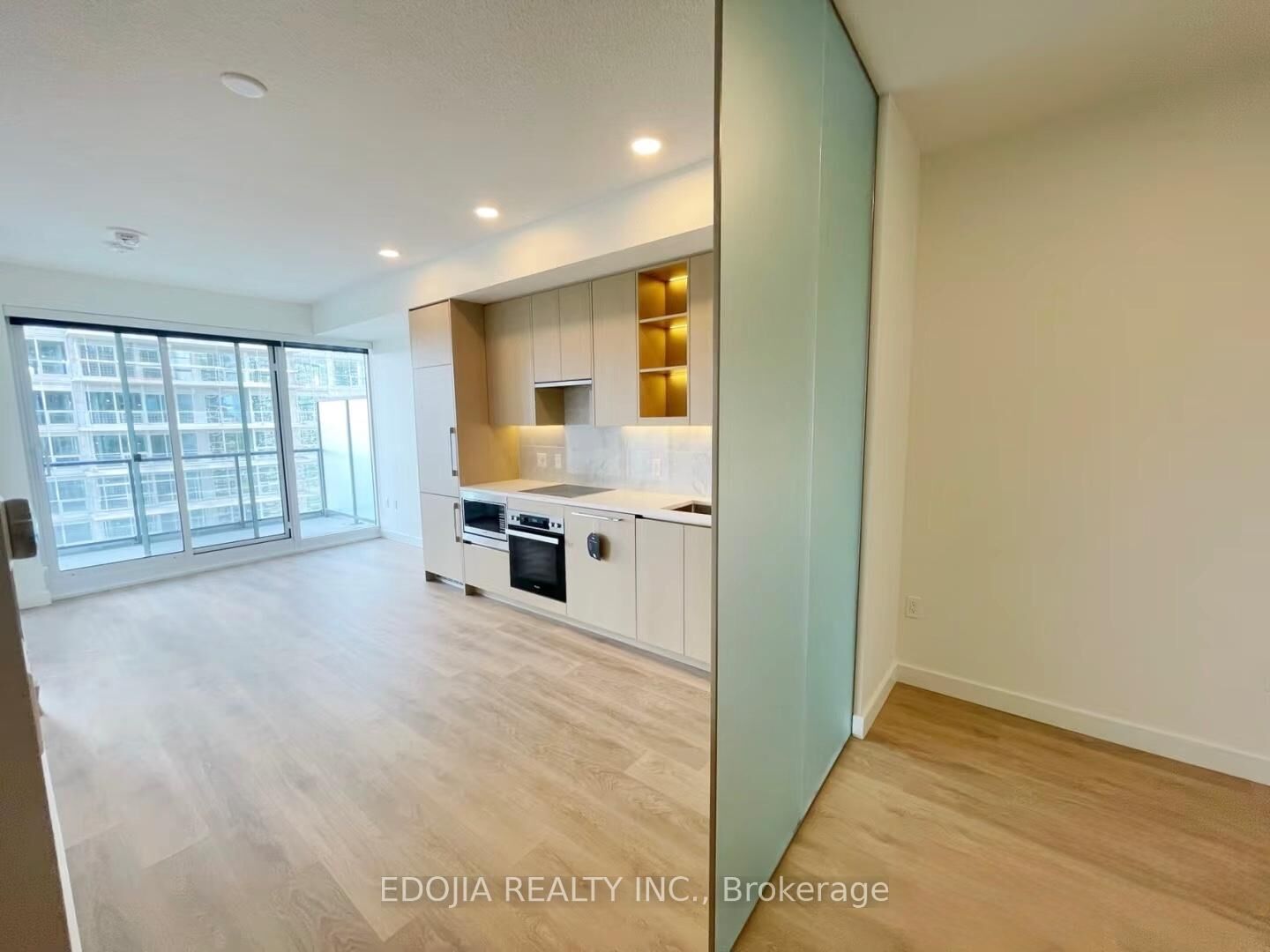 Property Photo: 85 McMahon Drive 2207 ON M2K 0H1