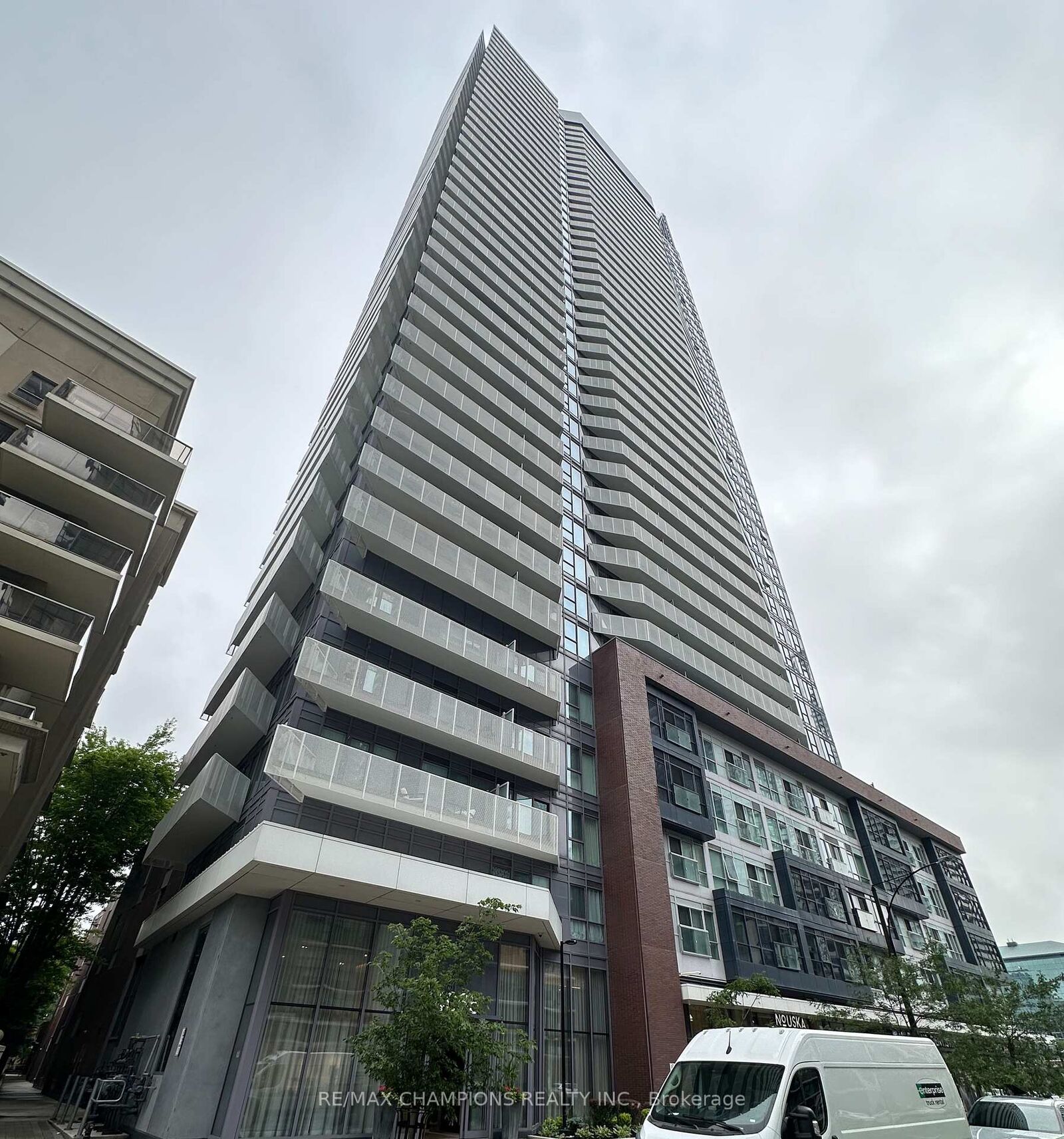 Property Photo: 4065 Confederation Parkway 1402 ON L5B 0L4
