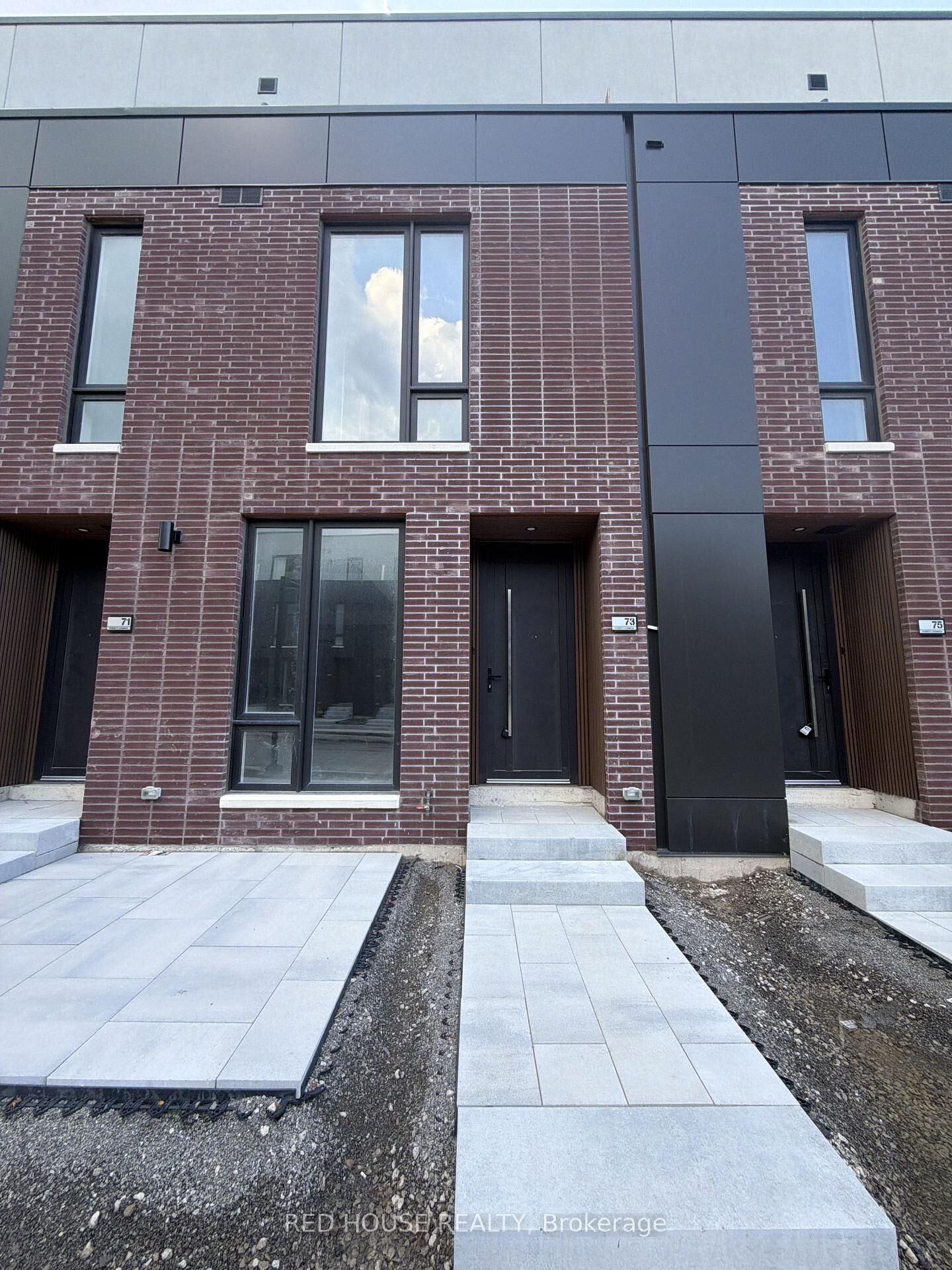 Property Photo:  73 Everett Common  ON L2P 0H1 