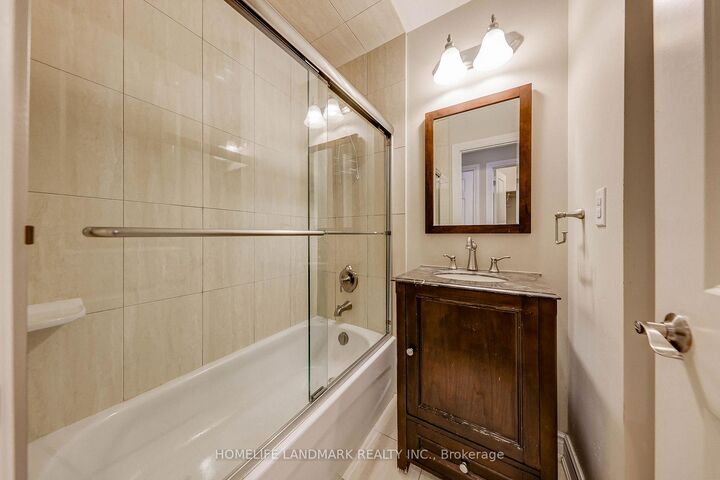 Property Photo: 38 Misty Crescent ON M3B 1T3