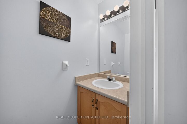 Photo de la propriété:  800 Paramount Drive 77  ON L8J 3V9 
