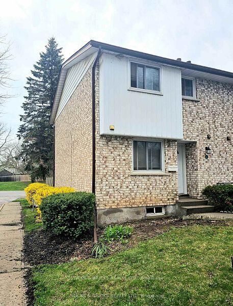 Property Photo: 5815 Swayze Drive 1 ON L2J 3W3