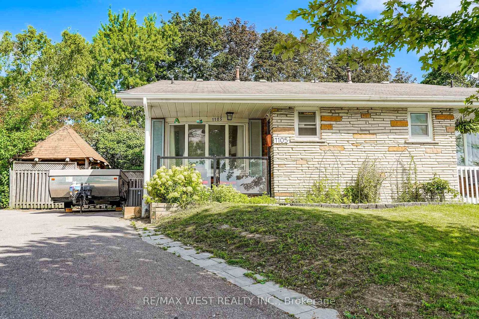 Property Photo:  1105 Valley Court  ON L1J 3M4 
