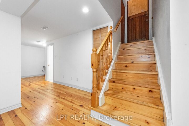 Property Photo:  999 Cavan Street 999  ON K1Z 5T6 