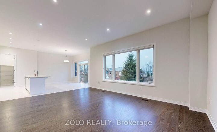 Photo de la propriété:  3705 Lakepoint Drive  ON L3V 6H3 