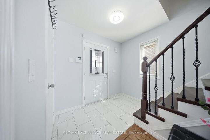 Property Photo: 46 Nectarine Crescent ON L6S 5Z1