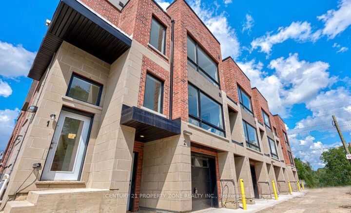 Photo de la propriété:  183 Victoria Street N 4  ON N2H 5C5 